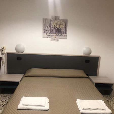 La Voglia Hotel Villanova sull'Arda Buitenkant foto